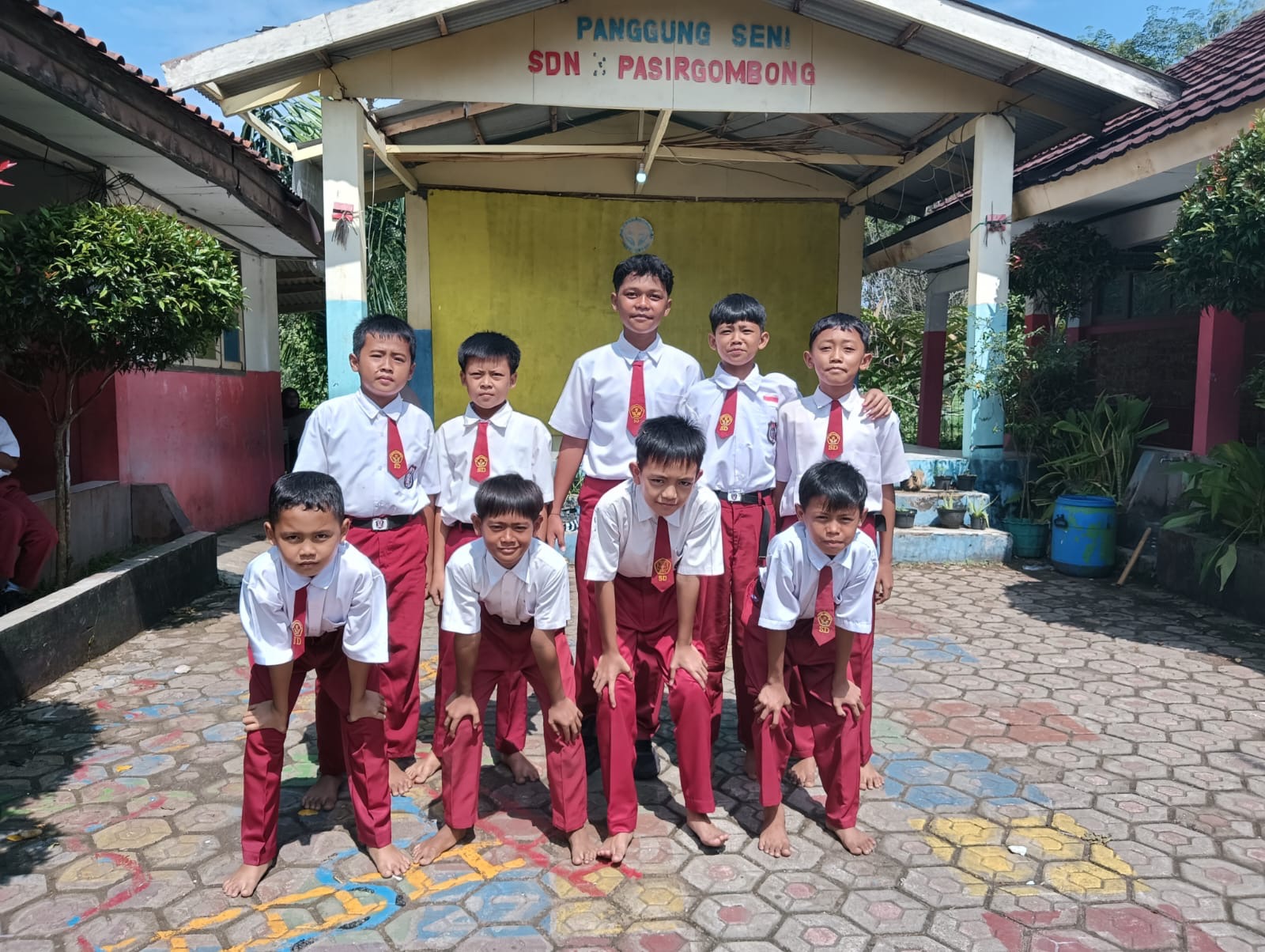 SDN PASIRGOMBONG
